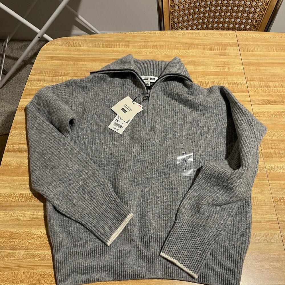 Uniqlo Comptoir Des Cotonniers Women’s Zip-Up Gray Sweater size XS